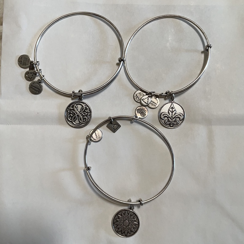 Alex and Ani bangle bundle . EUC